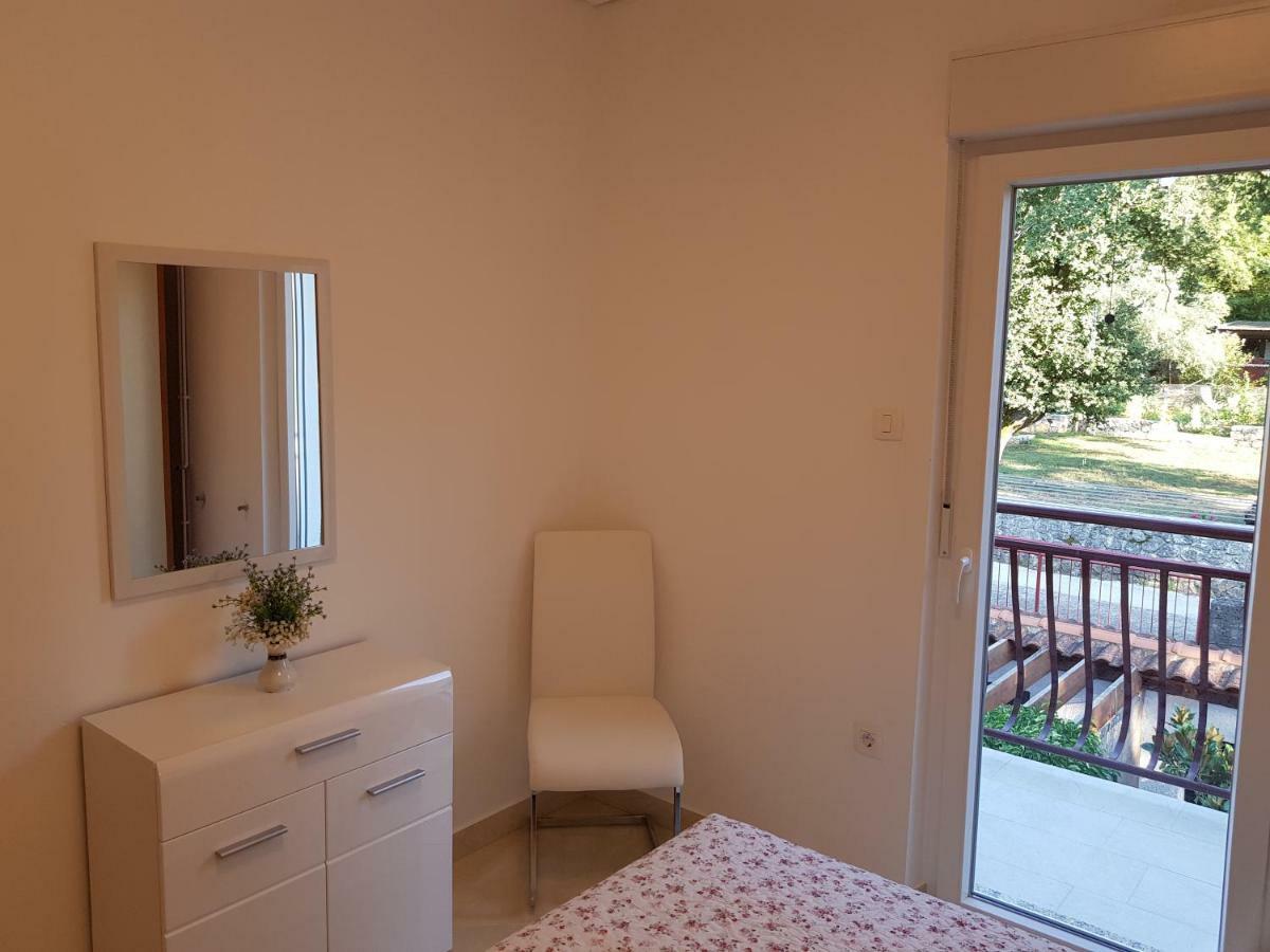 Apartman Vesna Malinska Exteriör bild