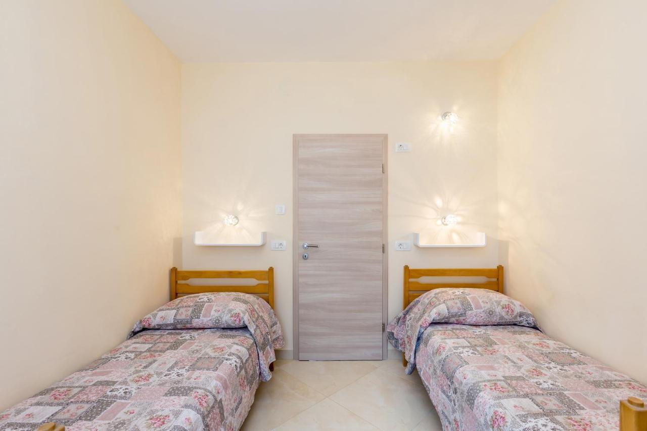 Apartman Vesna Malinska Exteriör bild
