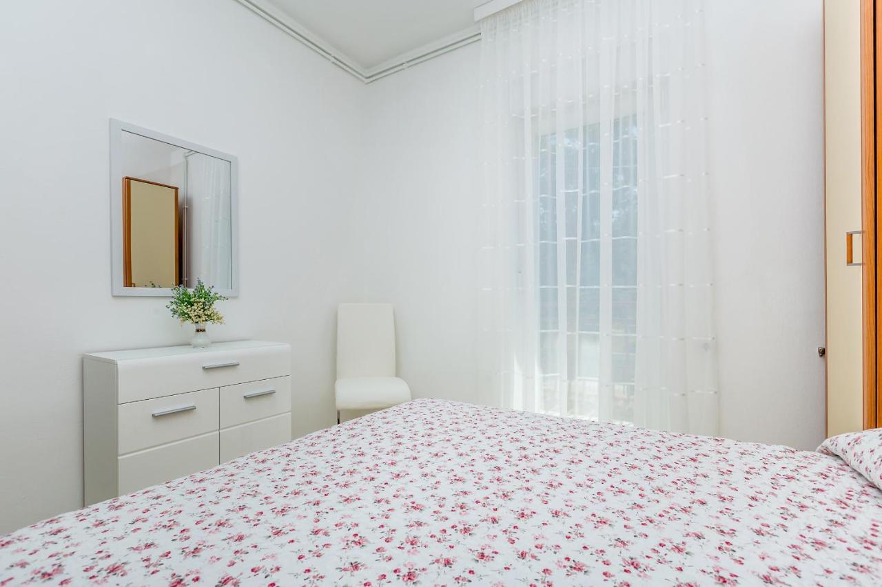 Apartman Vesna Malinska Exteriör bild